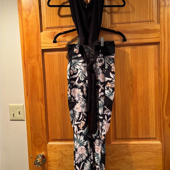 New Balance flower print yoga pants with mesh detailing - Picture 4 of 4
